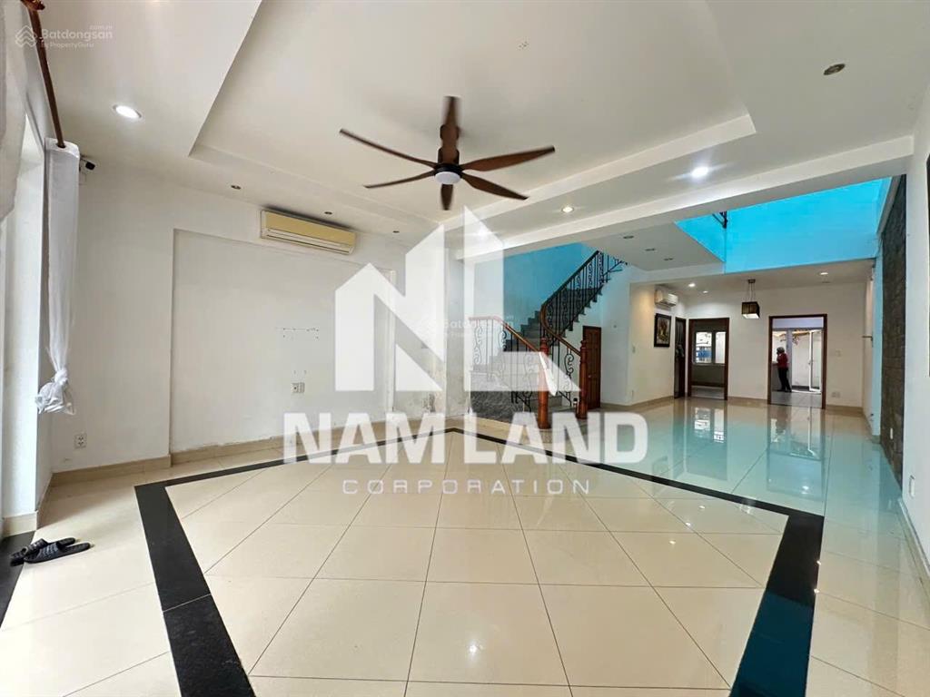 Nhà q2 sân để xe rộng, gần thảo điền giá thuê 32tr/tháng