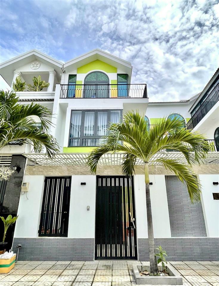 Villa mini đẹp q2, gần chung cư sun avanue, đi hầm thủ thiêm qua q1 chỉ 10 phút giá thuê 40tr
