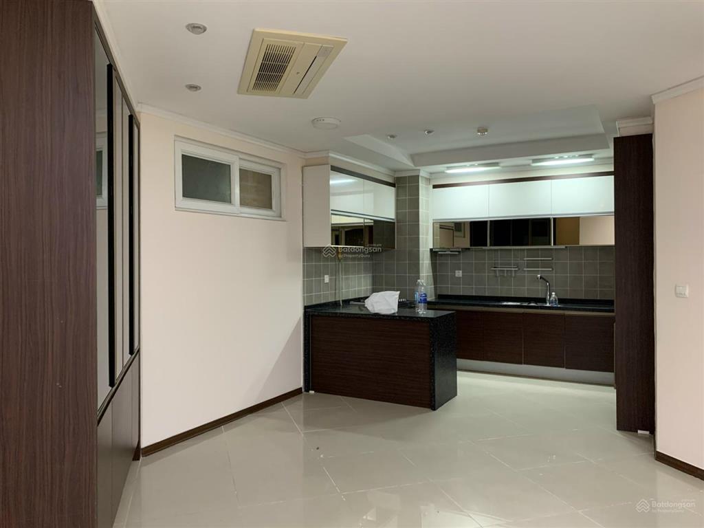 Cần cho thuê 3pn 2wc imperia an phú 131m2 nội thất cơ bản chỉ 25 triệu/tháng giữ keys xem nhà 24/7