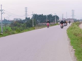 Gần chân cầu thượng cát mạch lũng thiên lộc(đông anh cũ).dt 51m.mt4m8 đường thông ôtô khu vực hót