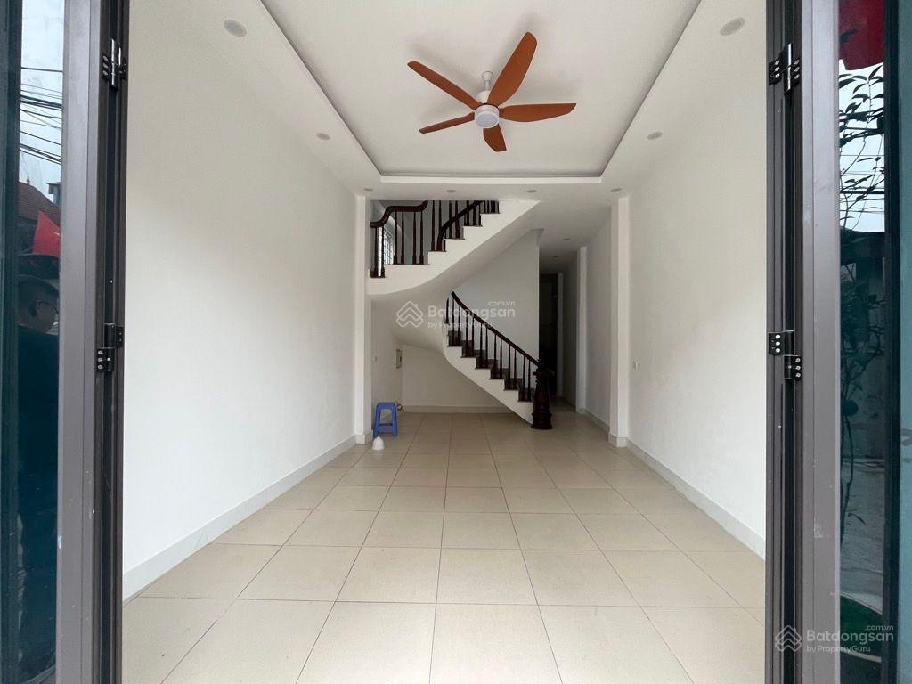 Chỉ 4, 250tỷ mua được nhà 3 tầng 2 mặt tiền 48m2 4m, lằm trên trục chính thôn do thượng mê linh hn