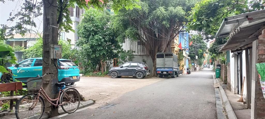 Bán nhà 3 tầng, thôn đoài nam hồng đahn ô tô vào nhà diện tích 70m,full thổ