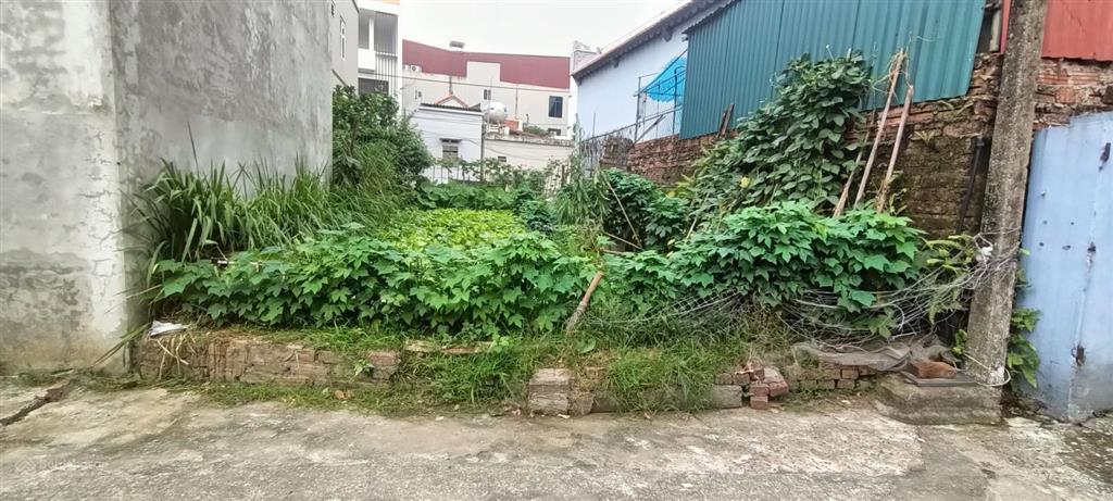 Bán gấp lô đất 57m mt 4,6m giá chỉ 2,6tỷ. tại thôn yên nhân tiền phong mê linh hn. tiện ích đầy đủ