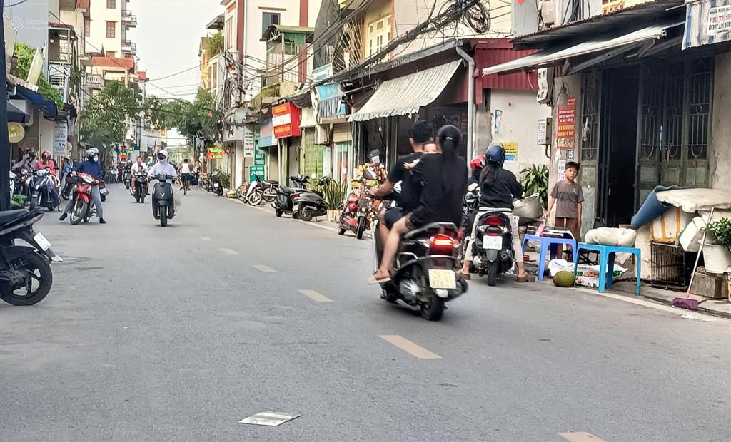 Thông số vàng 52.7m, mặt tiền 4.5m . gần chân cầu thượng cát thôn mai châu đại mạch đông anh hn