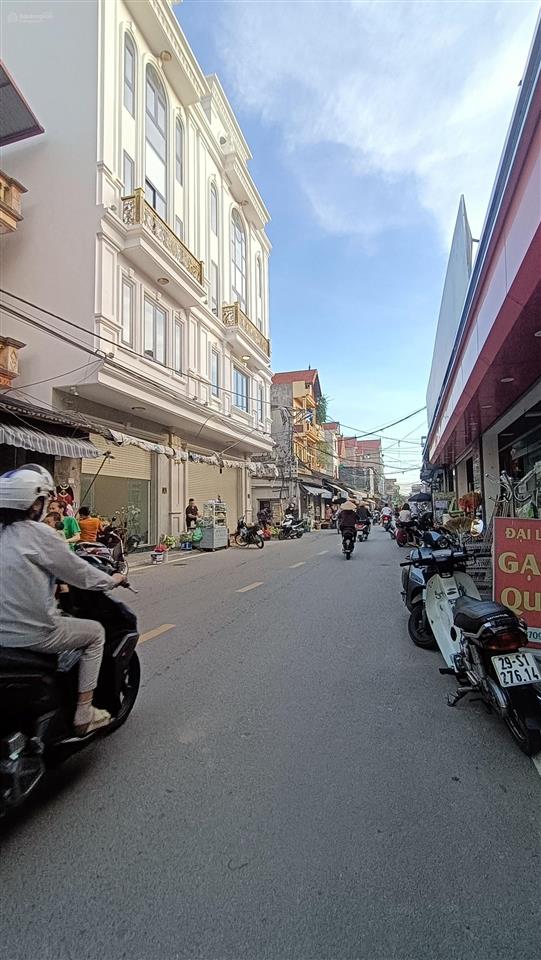 Thông số vàng 52.7m, mặt tiền 4.5m . gần chân cầu thượng cát thôn mai châu đại mạch đông anh hn