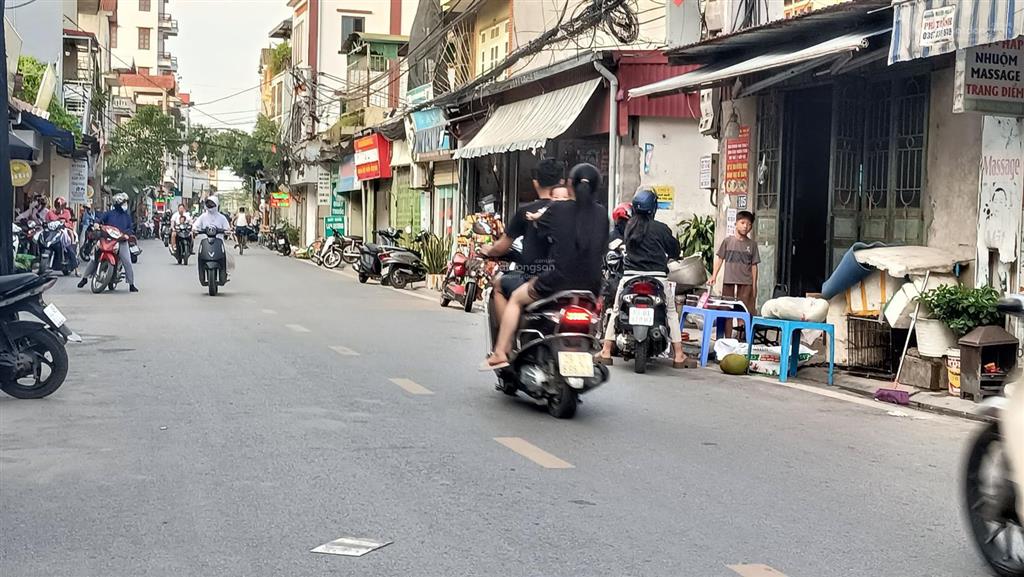 Thông số vàng 52.7m, mặt tiền 4.5m . gần chân cầu thượng cát thôn mai châu đại mạch đông anh hn