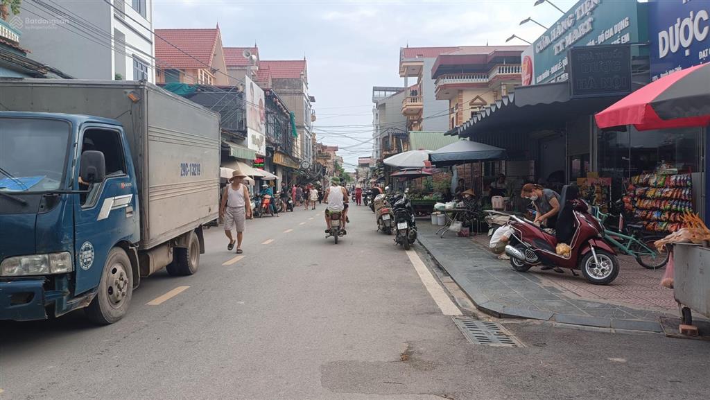 Thông số vàng 52.7m, mặt tiền 4.5m . gần chân cầu thượng cát thôn mai châu đại mạch đông anh hn