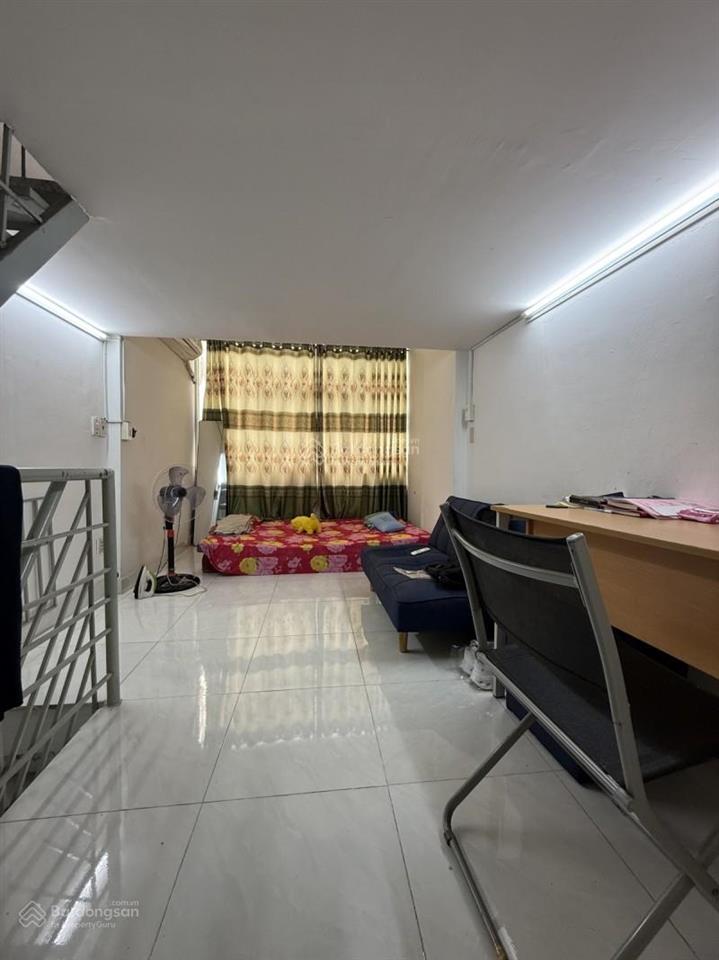 Nguyễn trãi quận 1, ngay cục xuất nhập cảnh  5 tầng 3pn hẻm xe hơi c10m