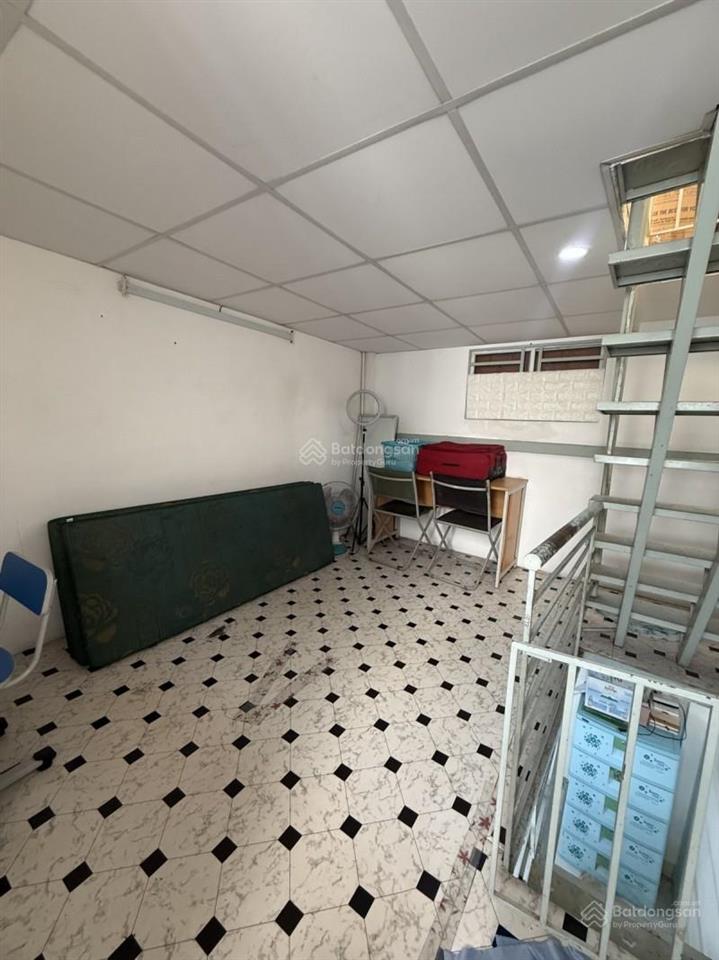 Nguyễn trãi quận 1, ngay cục xuất nhập cảnh  5 tầng 3pn hẻm xe hơi c10m