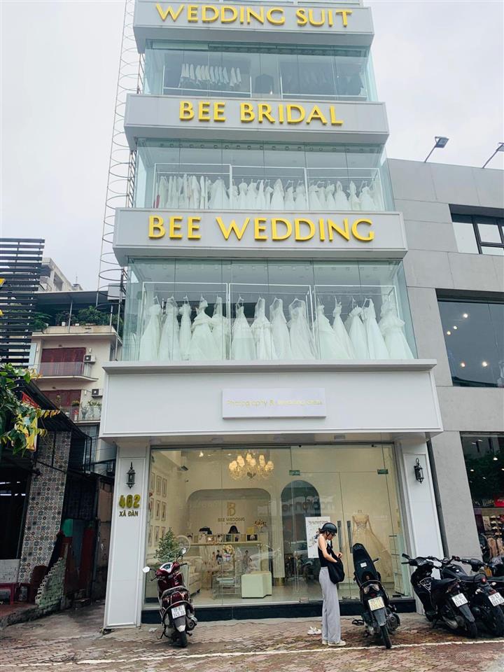 Cho thuê nhà mặt phố nguyễn văn huyên diện tích 150m2 x 7 tầng mặt tiền 10m giá 150 triệu/tháng