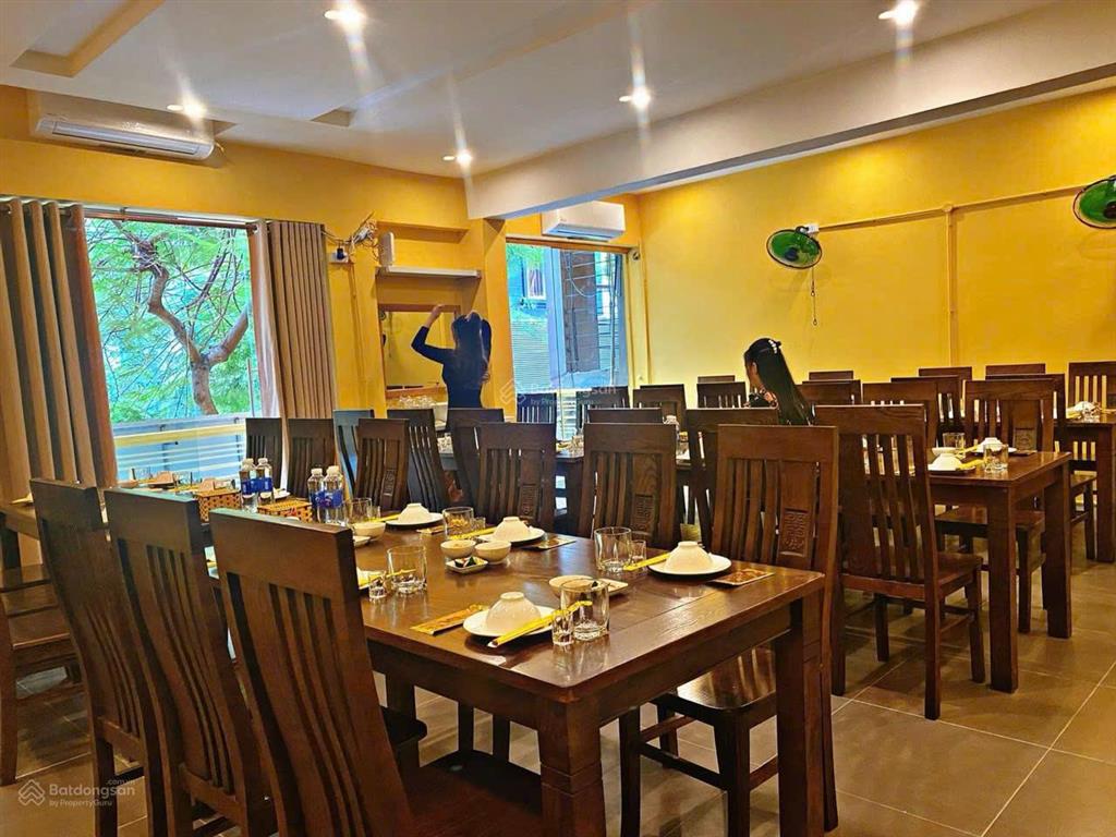 Cho thuê nhà mặt phố lê trọng tấn diện tích 70m2 x 3 tầng mặt tiền 8m giá 50tr 0869 727 ***