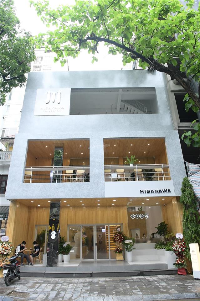 Cho thuê nhà mặt phố lê trọng tấn, 160m2 x 3 tầng, mặt tiền 7m, giá 80tr, đối diện chung cư cao cấp