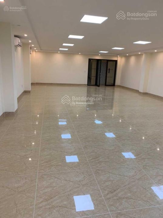 Cho thuê nhà mặt phố lê trọng tấn, 160m2 x 3 tầng, mặt tiền 7m, giá 80tr, đối diện chung cư cao cấp