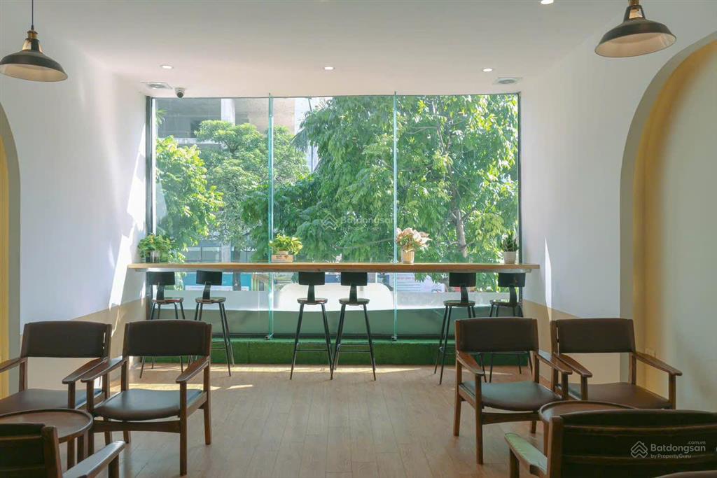 Cho thuê vũ phạm hàm, 150m2 x 5 tầng, mặt tiền 6m, giá 100tr, vị trí tốt, miễn phí 1 tháng sửa chữa