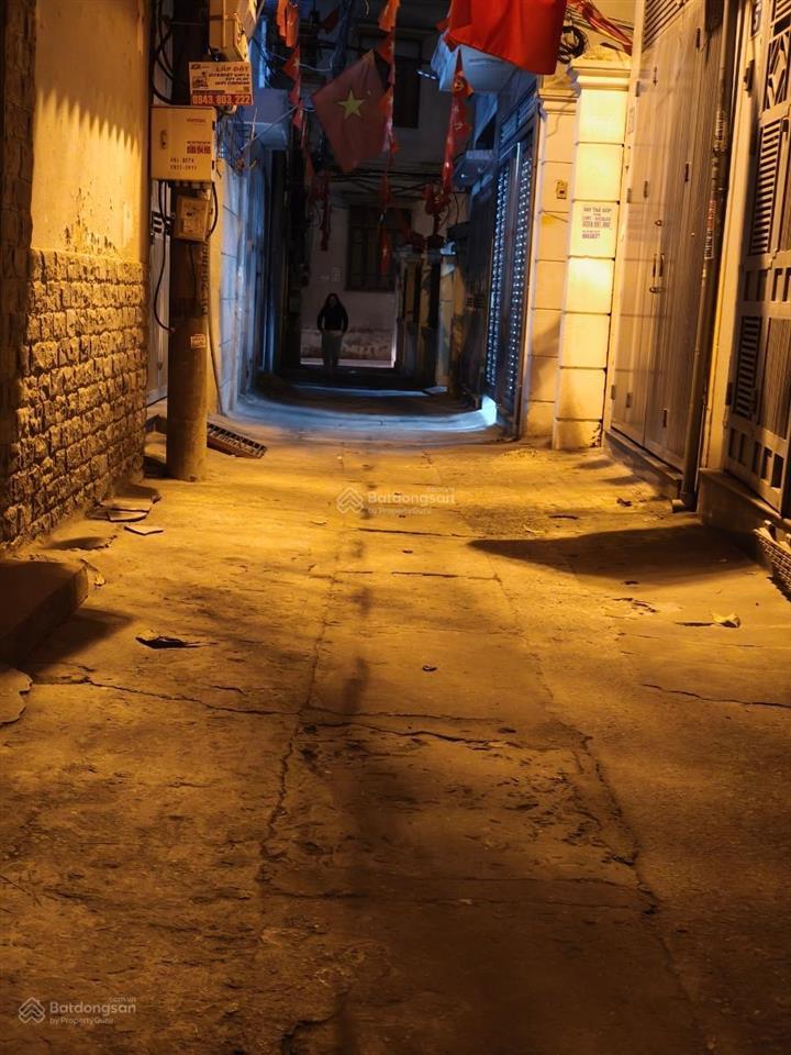 Bán đất trần thái tông  cầu giấy  ba bước ra phố  chủ nhà tặng gpxd  giá đầu tư