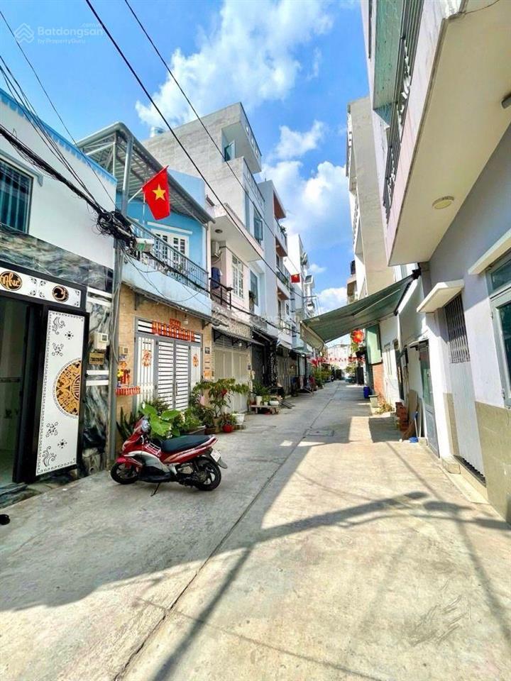 Bán đất tặng nhà  hương lộ 2, bình tân giáp tân phú  40m2  hẻm xe hơi  giá 2,9 tỷ tl