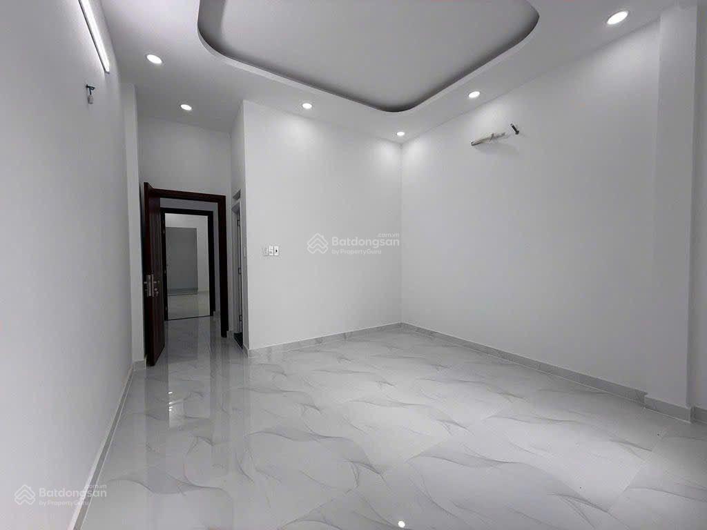 Nhà đẹp bình long giáp nguyễn sơn 2 tầng 56m2 hẻm xe hơi thông chỉ 5,9 tỷ tl