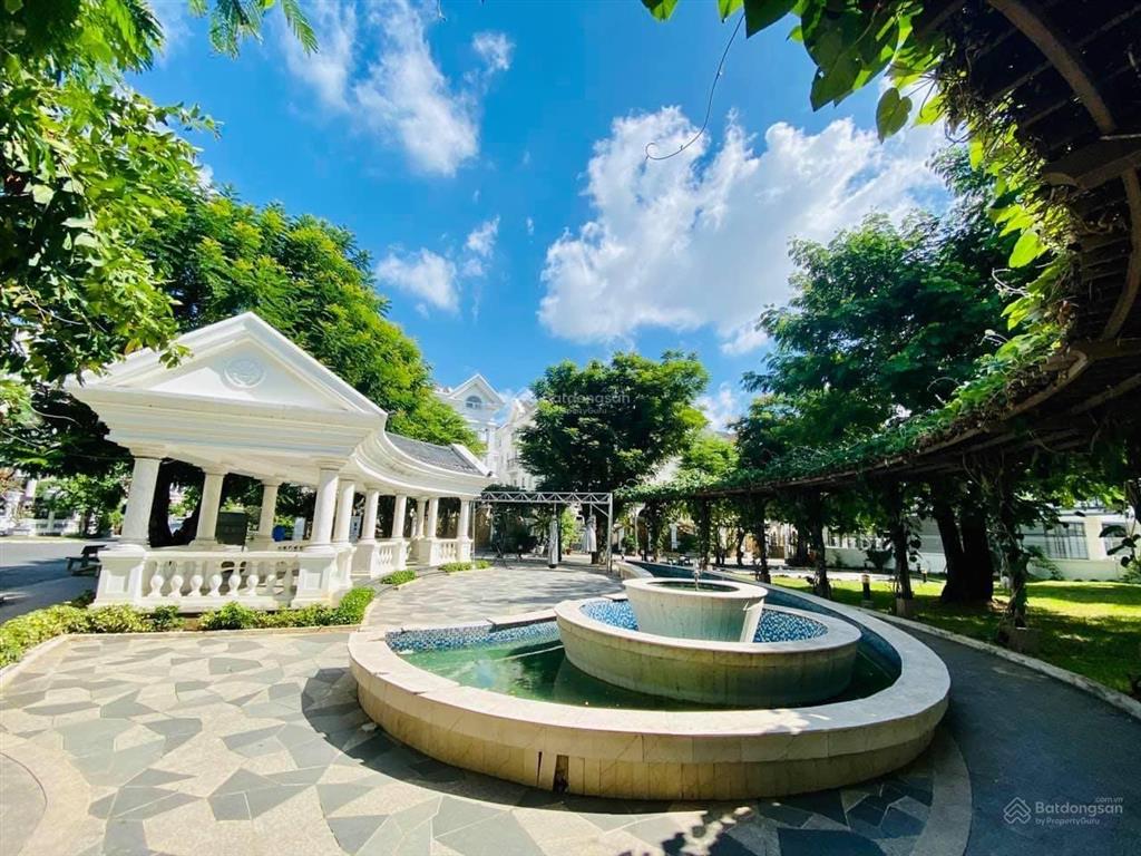Siêu phẩm căn góc 2 mặt tiền view công viên giá tốt hiện nay