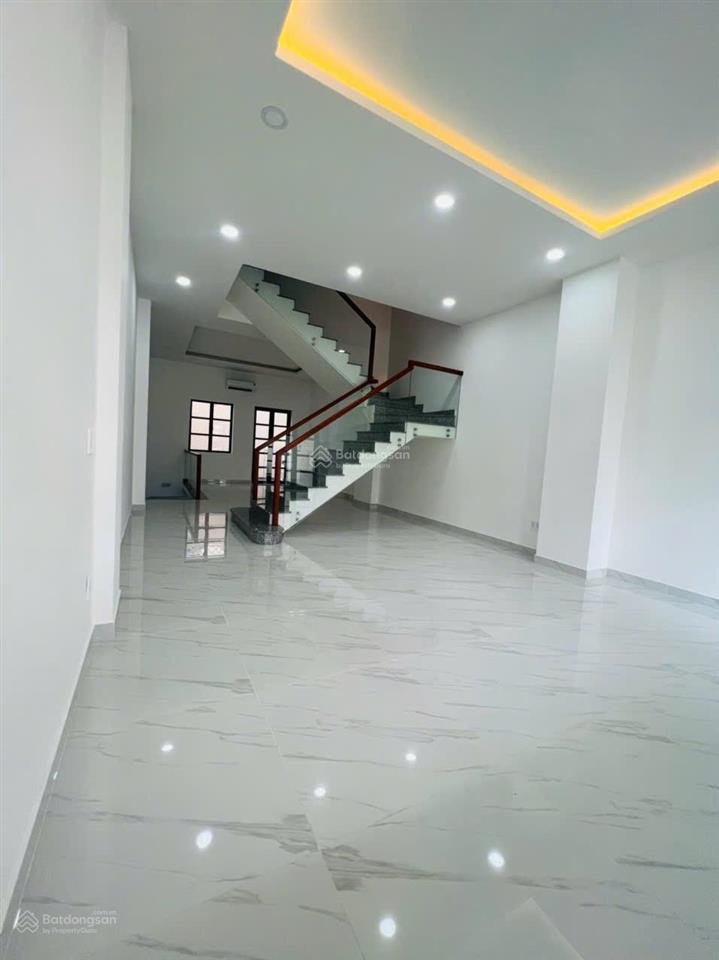 Ngộp bank cần bán nhanh căn nhà phố 1 hầm 4 lầu giá chỉ 21 tỷ