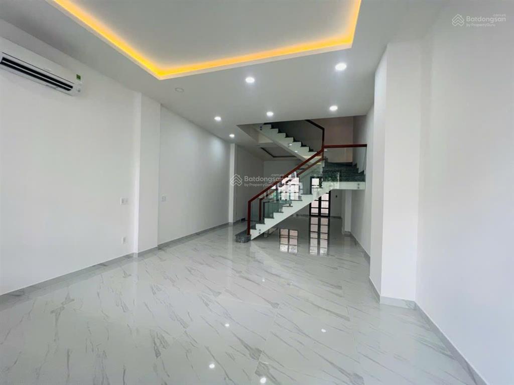 Ngộp bank cần bán nhanh căn nhà phố 1 hầm 4 lầu giá chỉ 21 tỷ