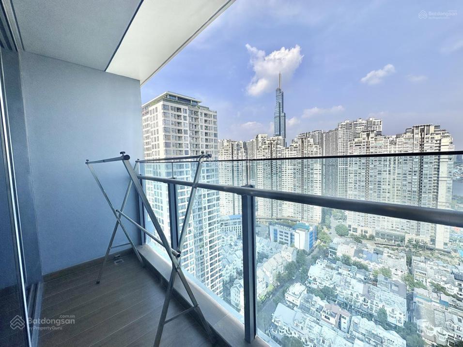 Bán cc view đẹp tại chung cư 312 lạc long quân, 3,2 tỷ, 70m2, 2pn, 1wc , e  0906 247 ***