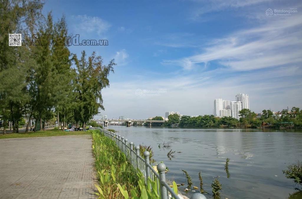 Chính chủ đi định cư nước ngoài bán ngay nhà phố mặt tiền kdc trung sơn, giáp quận 7,sđt 0763 660 ***