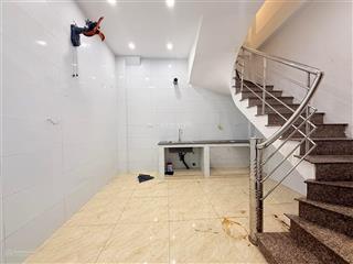 Bán nhà nhỏ xinh phố lĩnh nam 16m2 * 5 tầng * 3 phòng ngủ 2,8 tỷ