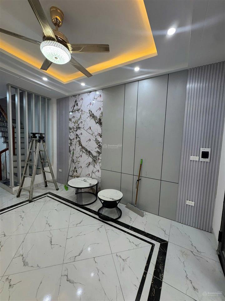 Nhà đẹp full nội thất phố nam dư lĩnh nam 30m3 *5 tầng * 3 ngủ giá 7,5 tỷ