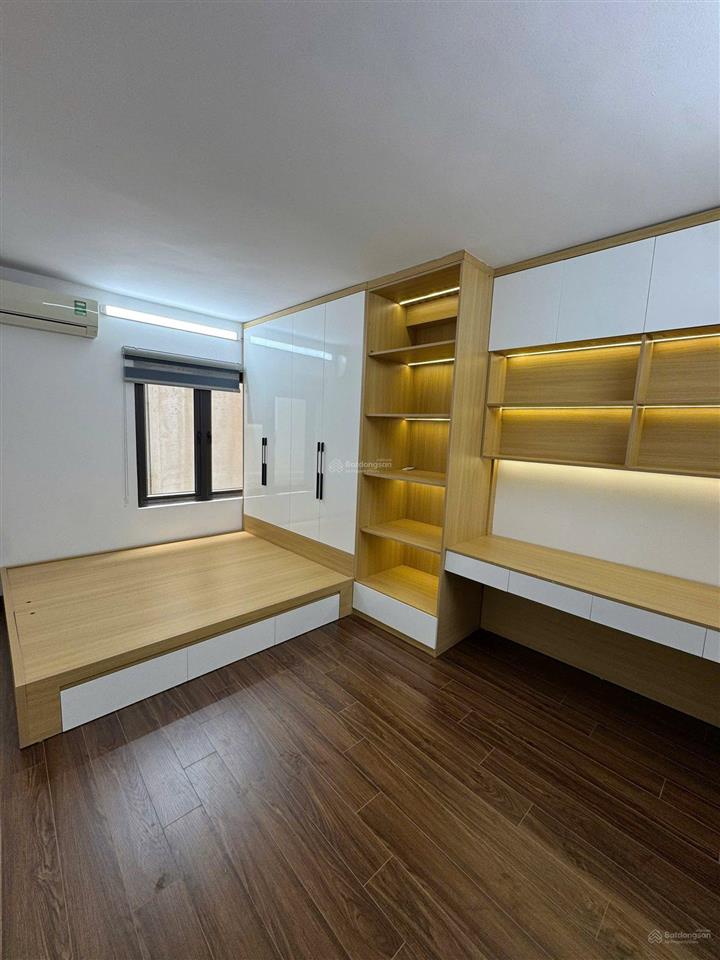 Nhà đẹp full nội thất phố nam dư lĩnh nam 30m3 *5 tầng * 3 ngủ giá 7,5 tỷ