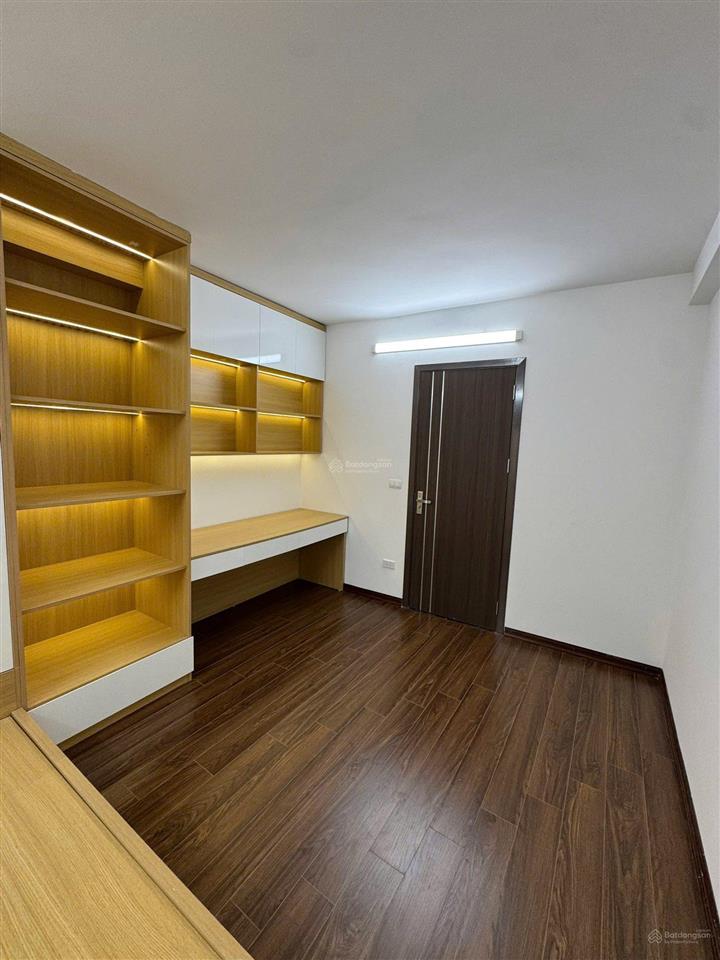 Nhà đẹp full nội thất phố nam dư lĩnh nam 30m3 *5 tầng * 3 ngủ giá 7,5 tỷ