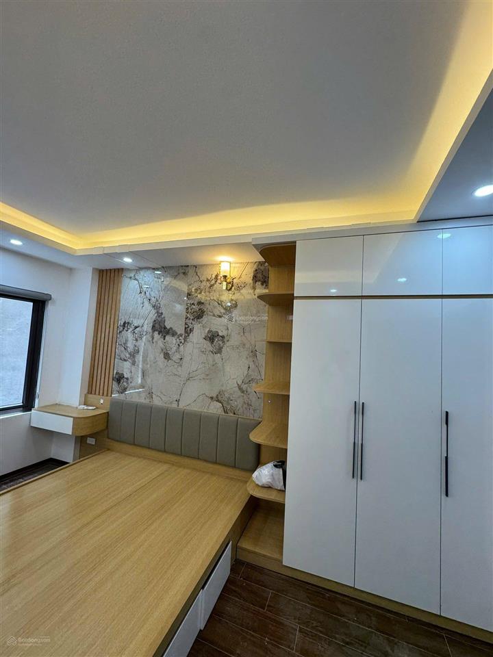 Nhà đẹp full nội thất phố nam dư lĩnh nam 30m3 *5 tầng * 3 ngủ giá 7,5 tỷ