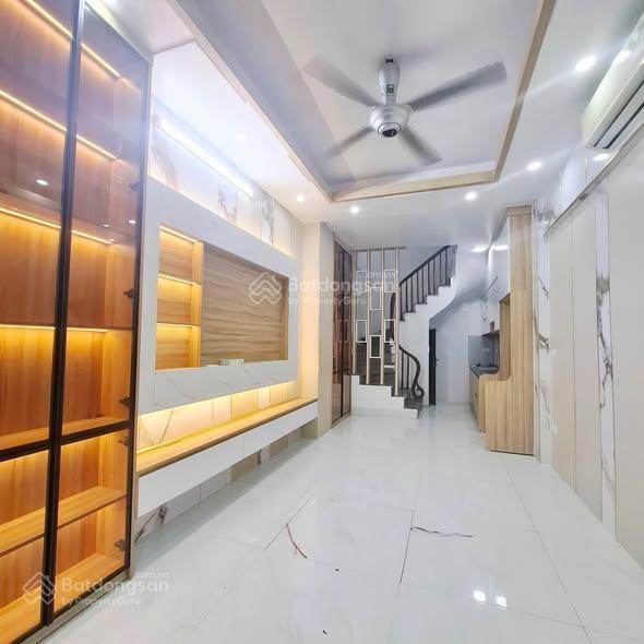 Nhà đẹp full nội thất phố thanh lân ngõ rộng gần ô tô 30m2 *5 tầng * 3 ngủ giá 6,3 tỷ