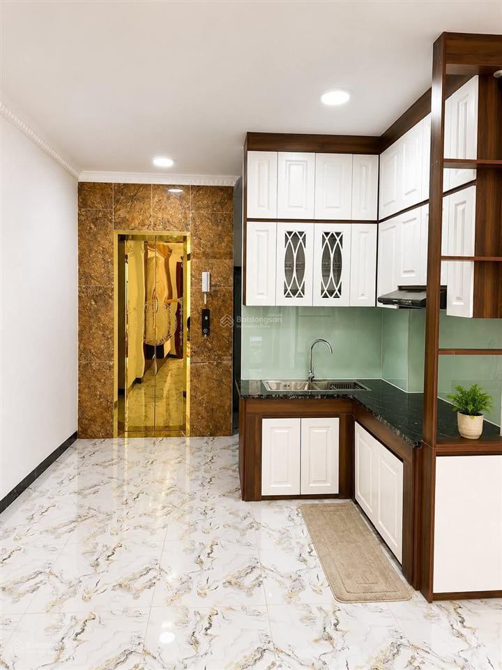 Siêu phẩm 6 tầng thang máy 4 phòng ngủ khép kín phố lĩnh nam giá 8,35 tỷ