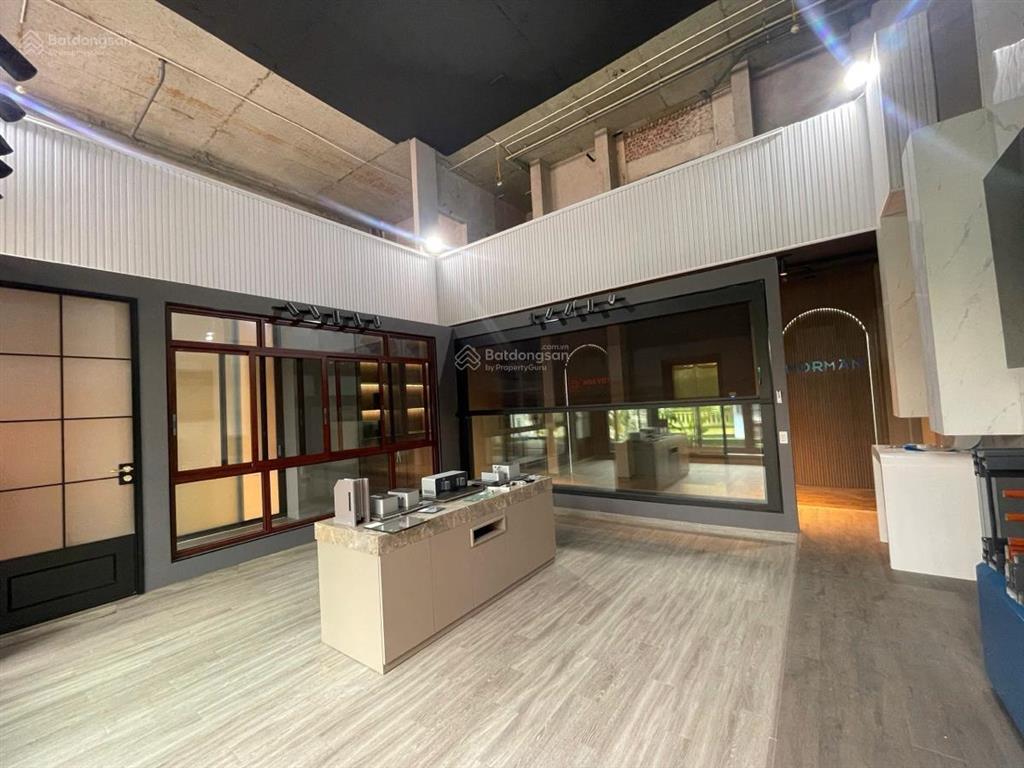 Chính chủ cần bán tòa vp lạc long quân sát hồ tây 288m2 mt 16m 8 tầng doanh thu 2 tỷ, 2 mặt thoáng