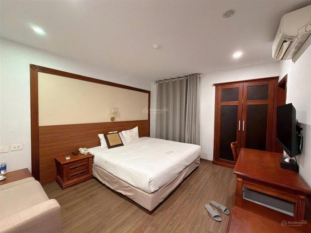 Siêu phẩm khách sạn 4 sao trần thái tông 160m2  dòng tiền 1 tỷ/tháng  lô góc 25m mặt tiền