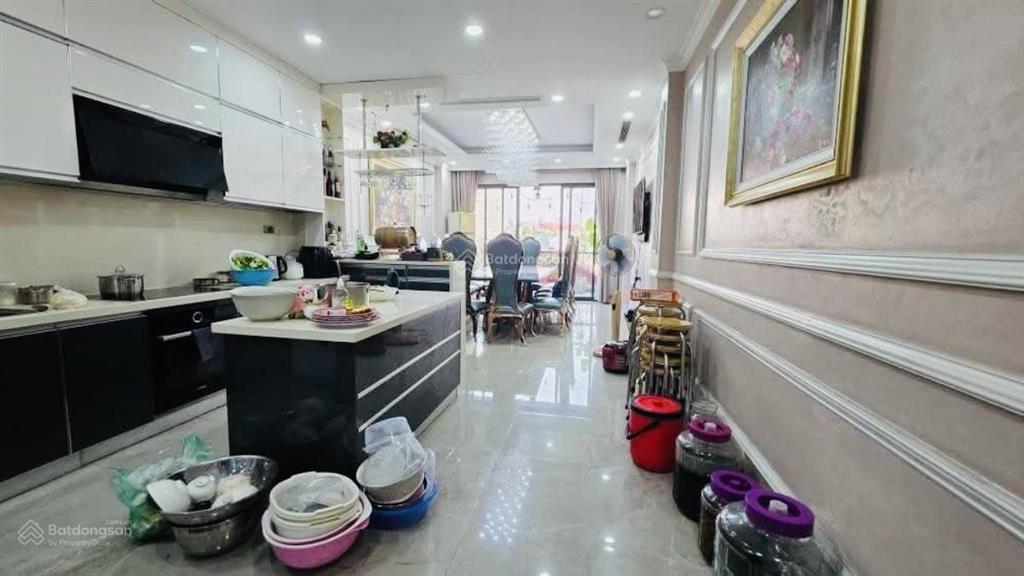 Nhà dân xây đẹp, thang máy, ô tô, kinh doanh trung tâm đống đa  kinh doanh