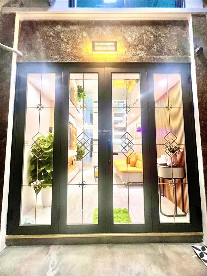 Chính chủ bán nhà hoàng hoa thám 5 tầng 36m2 thang máy. cách mặt phố 20 mét, ngõ cực thoáng