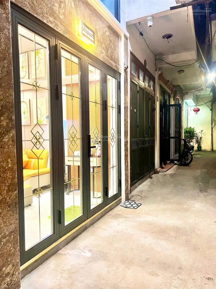 Chính chủ bán nhà hoàng hoa thám 5 tầng 36m2 thang máy. cách mặt phố 20 mét, ngõ cực thoáng