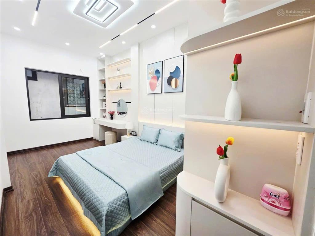 Chính chủ bán gấp nhà 4 tầng, 30m2 trung phụng, đống đa, 2 thoáng, nhà đẹp, full nội thất