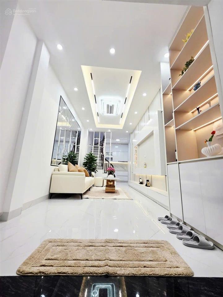 Chính chủ bán gấp nhà 4 tầng, 30m2 trung phụng, đống đa, 2 thoáng, nhà đẹp, full nội thất
