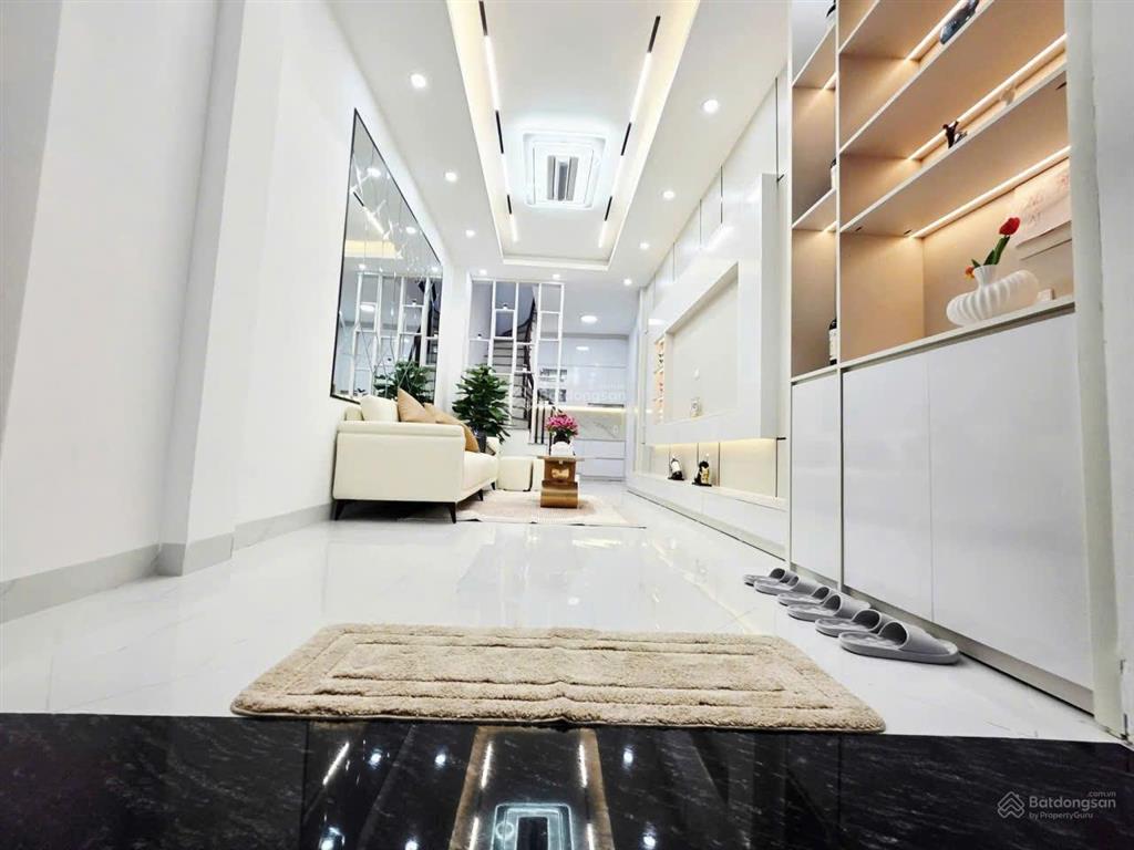 Chính chủ bán gấp nhà 4 tầng, 30m2 trung phụng, đống đa, 2 thoáng, nhà đẹp, full nội thất