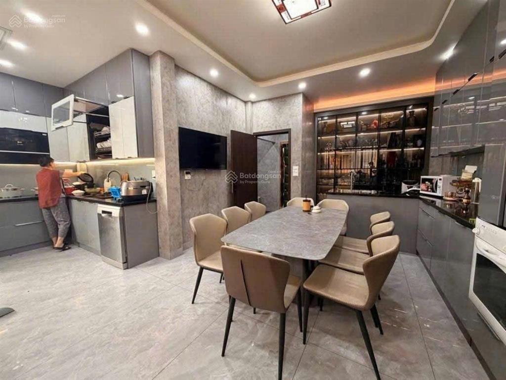 Đặng văn ngữ 73m2 8 tầng mt 6.9m thang máy ngõ thông kinh doanh ba bước ra hồ đống đa