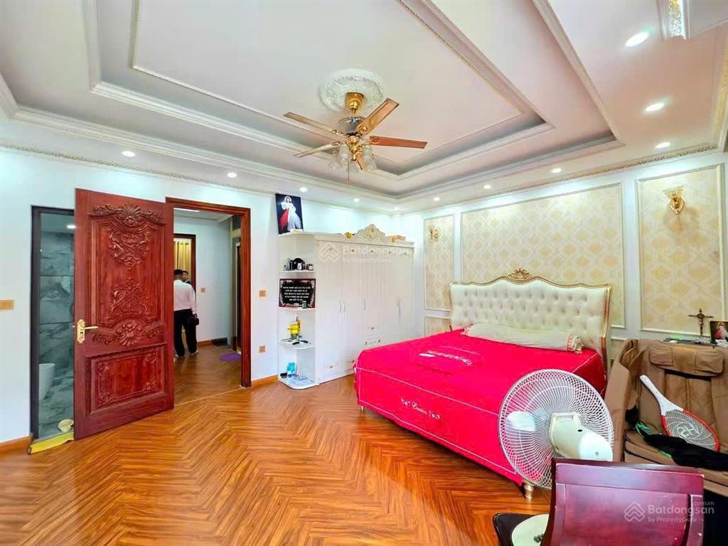 Bán nhà việt hưng, long biên, 95 m², 5 tầng thang máy, mặt tiền 6 m, ô tô vào nhà