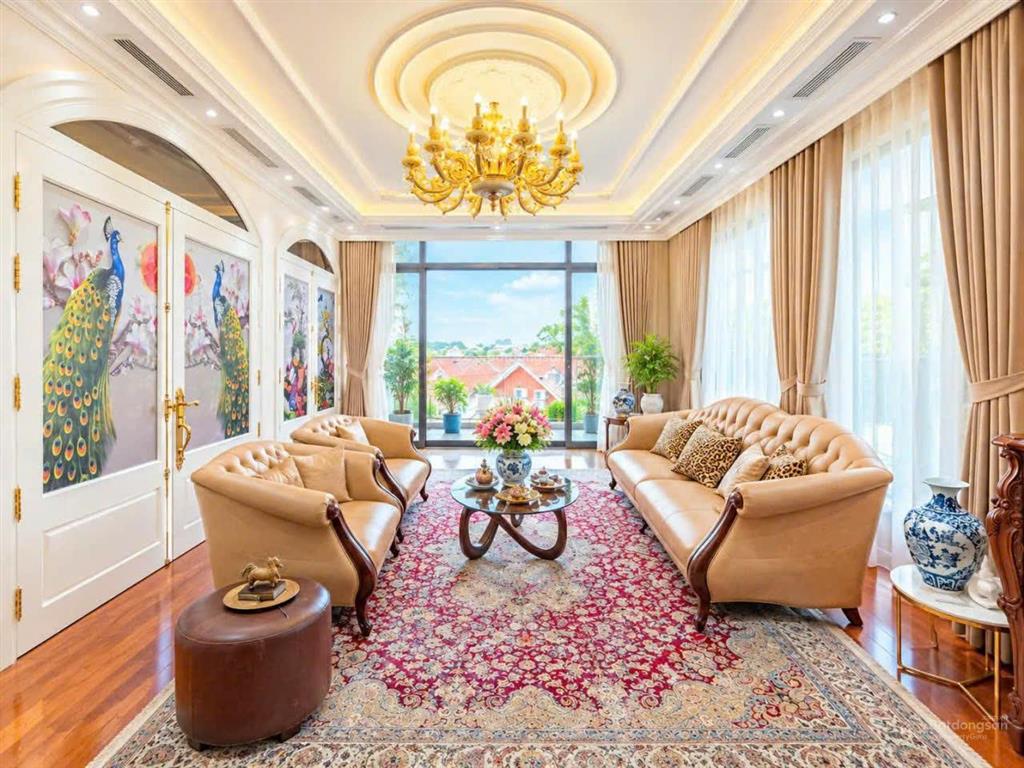 Bán biệt thự lô góc trần kim xuyến 263,8 m², 6 tầng, mặt tiền 18 m, có hầm ô tô