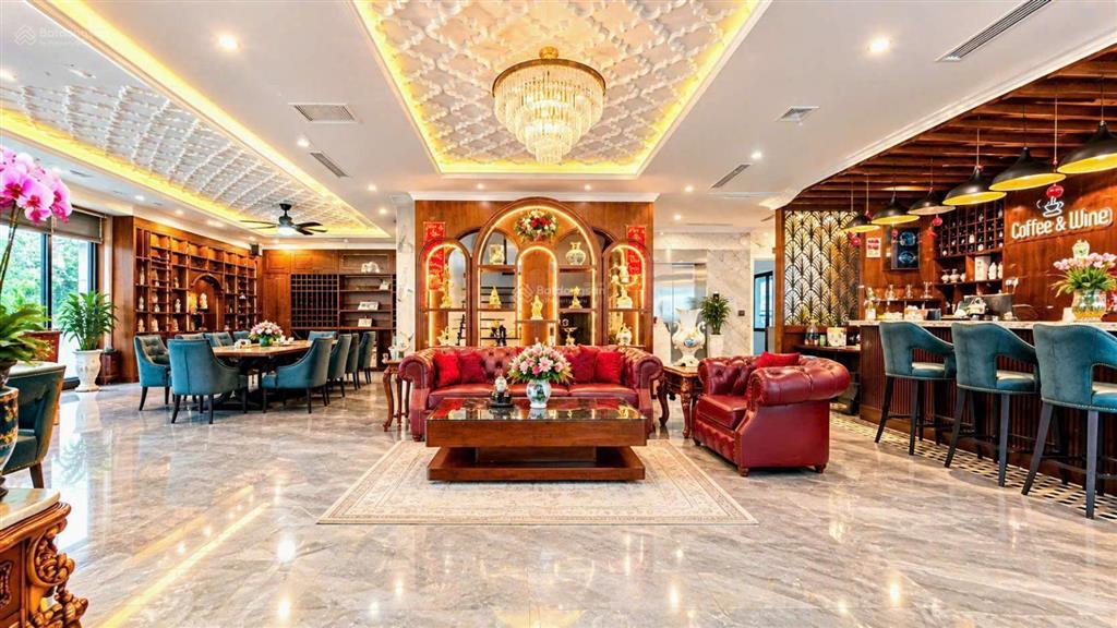 Bán biệt thự lô góc trần kim xuyến 263,8 m², 6 tầng, mặt tiền 18 m, có hầm ô tô