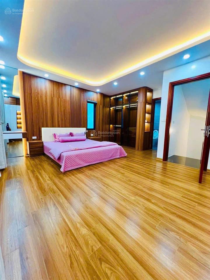 Bán nhà thái hà 55 m², 5 tầng, lô góc 3 mặt thoáng, ô tô tránh, cách phố 15 m