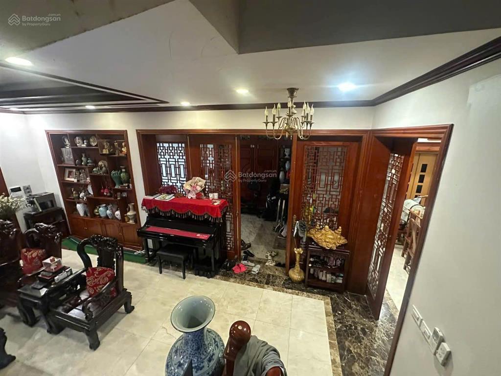 Bán biệt thự trung kính 159 m², mặt tiền 12,5 m, thang máy, tặng toàn bộ nội thất gỗ