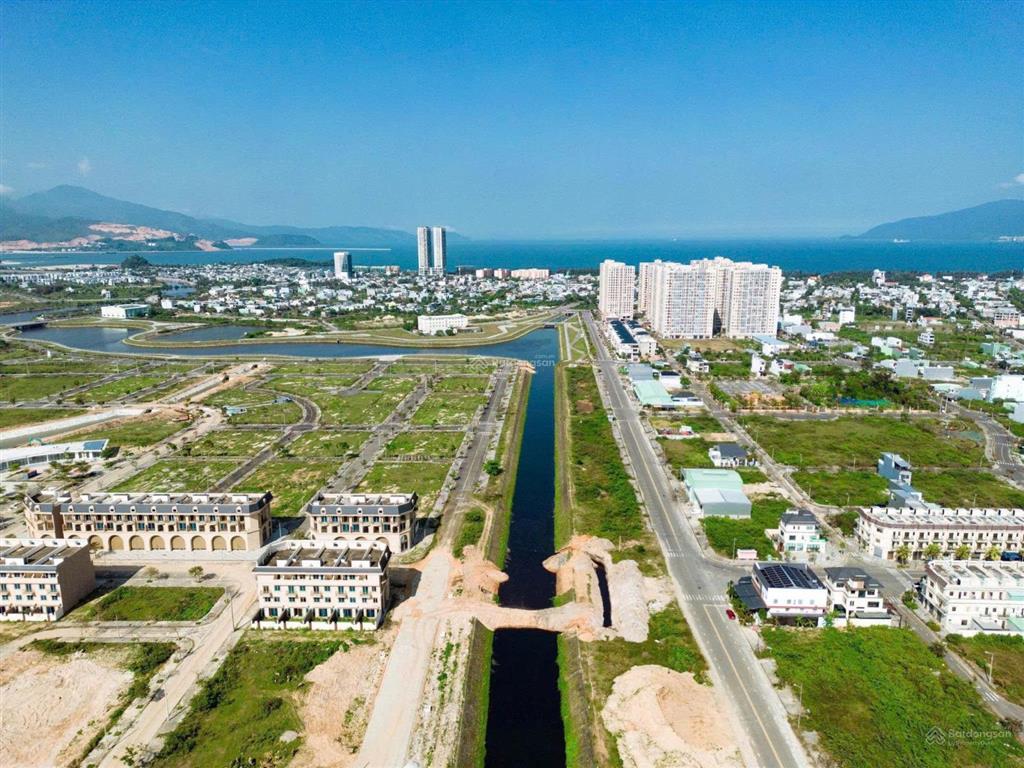 Chỉ 38 triệu/m2  quý khách hàng sở hữu ngay lô đường 10.5m view kênh xinh thái dragon city park.