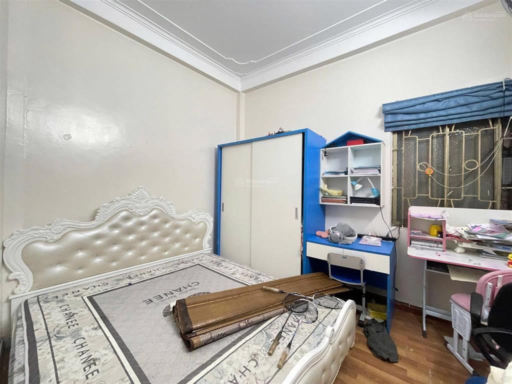 Nhà riêng 5 tầng, 3pn, 33m2 tại định công thượng, giá ưu đãi chỉ với 7,75 tỷ