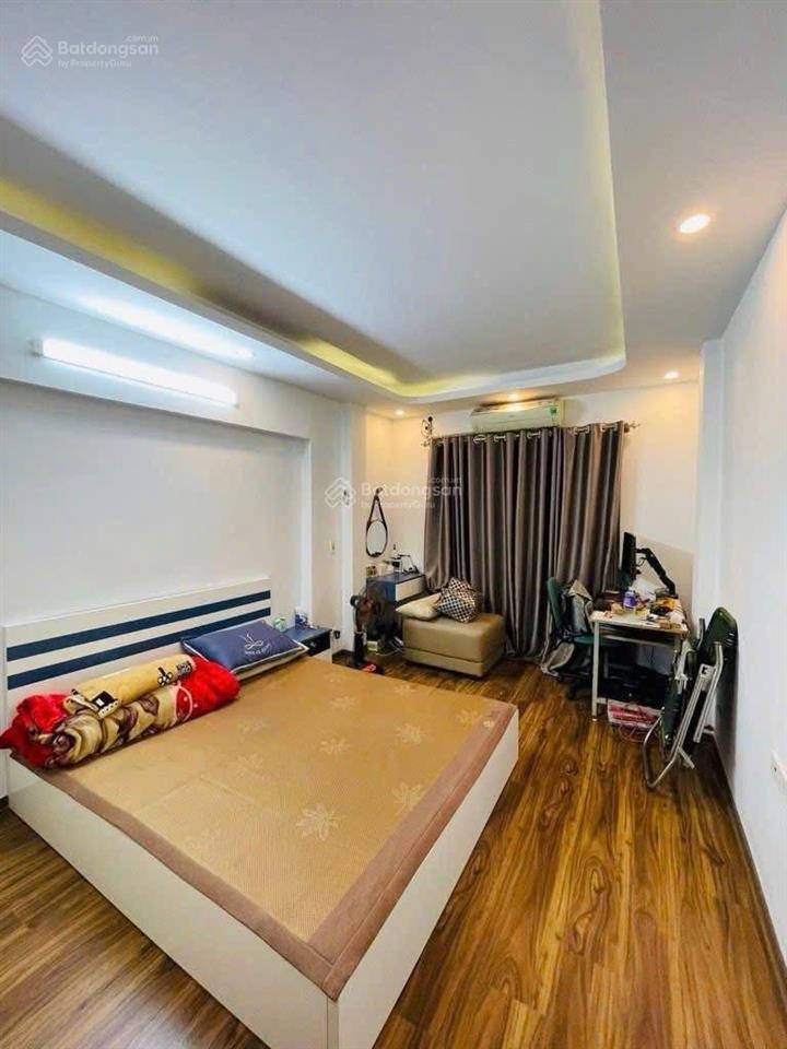 Nhà riêng 5 tầng, 3pn, 33m2 tại định công thượng, giá ưu đãi chỉ với 7,75 tỷ